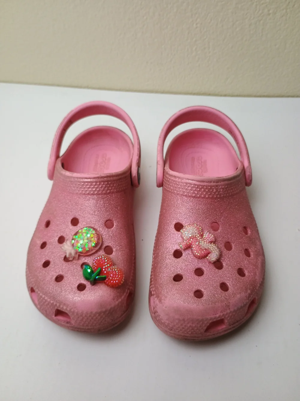 CROCS Classic Glitter C13 Little Girl Pink Glitter Clogs with Charm Jibbitz